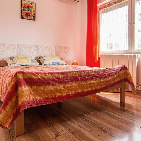 Amazing In With Kitchen Apartman Valbandon