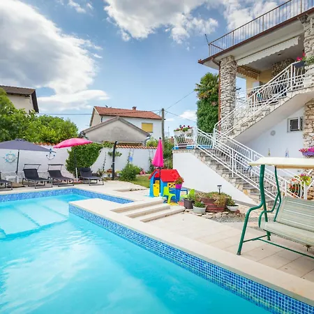Amazing In With Kitchen Apartament Valbandon